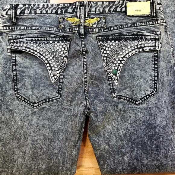 Robin Jean's 42 X 34 - Picture 3 of 9